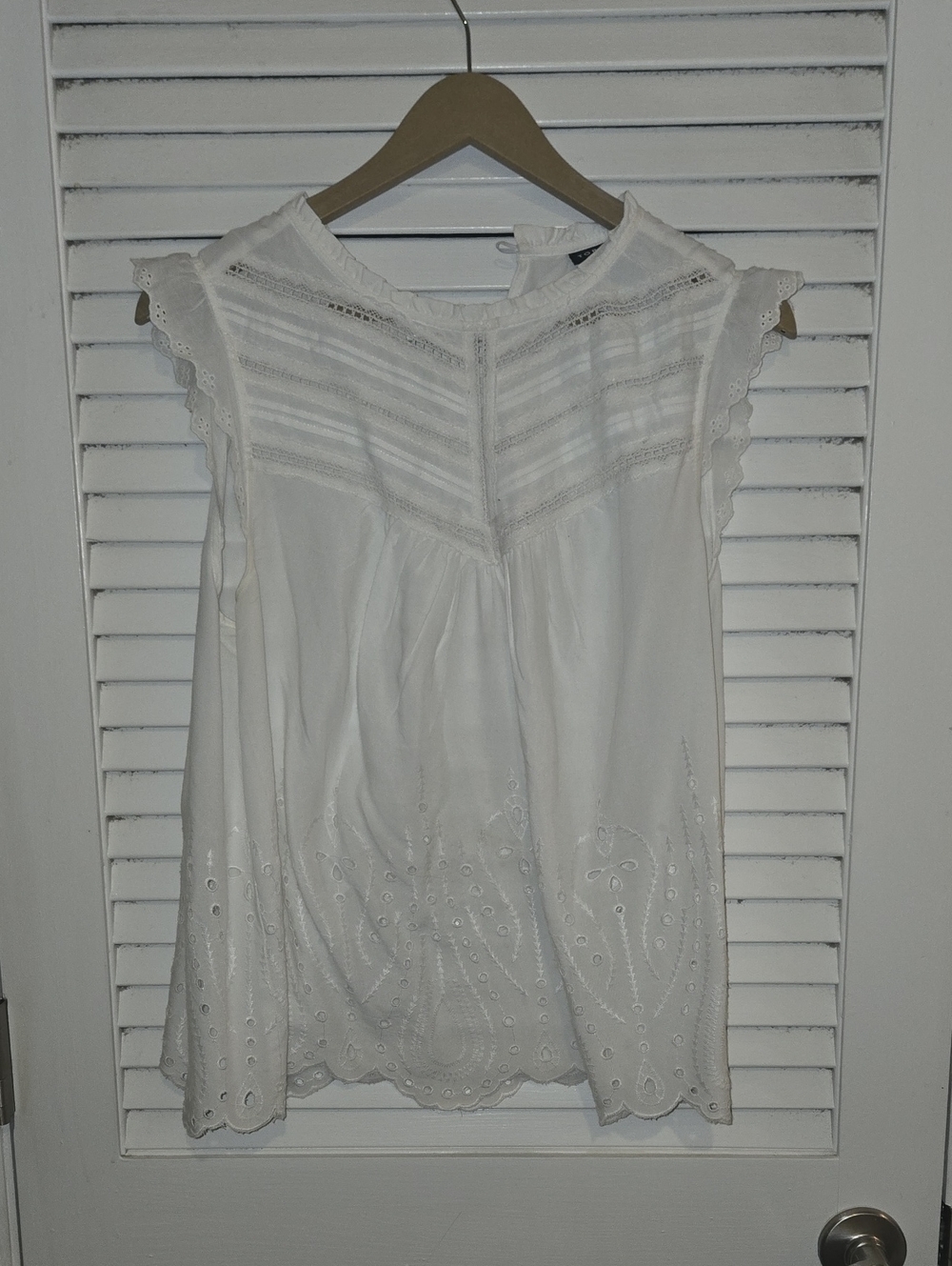 torrid White Eyelet Lace Sleeveless Blouse sz 00